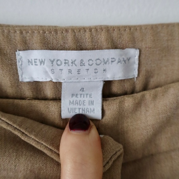 New York & Company Petite Crisp Relaxed Khaki Pants Size 4 - Picture 5 of 7